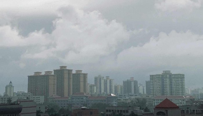 深圳今年首场雷雨大风天气将上线 明晚出现今年首场雷雨大风天气