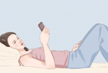 千万不要侧躺玩手机是什么情况 你会侧躺玩手机吗
