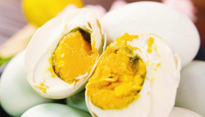 咸蛋的蛋黄为什么会出油 腌制咸鸭蛋为什么不选鸡蛋